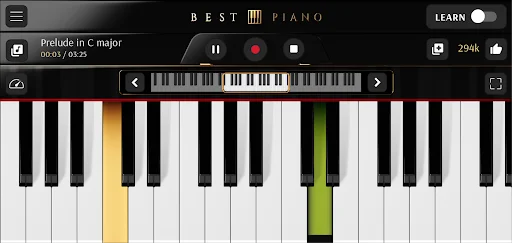 Piano learning mode showing Prelude in C major with color-coded key guides on virtual keyboard